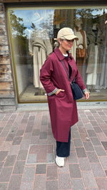 Afbeelding in Gallery-weergave laden, Trenchcoat bordeaux/LOUISE
