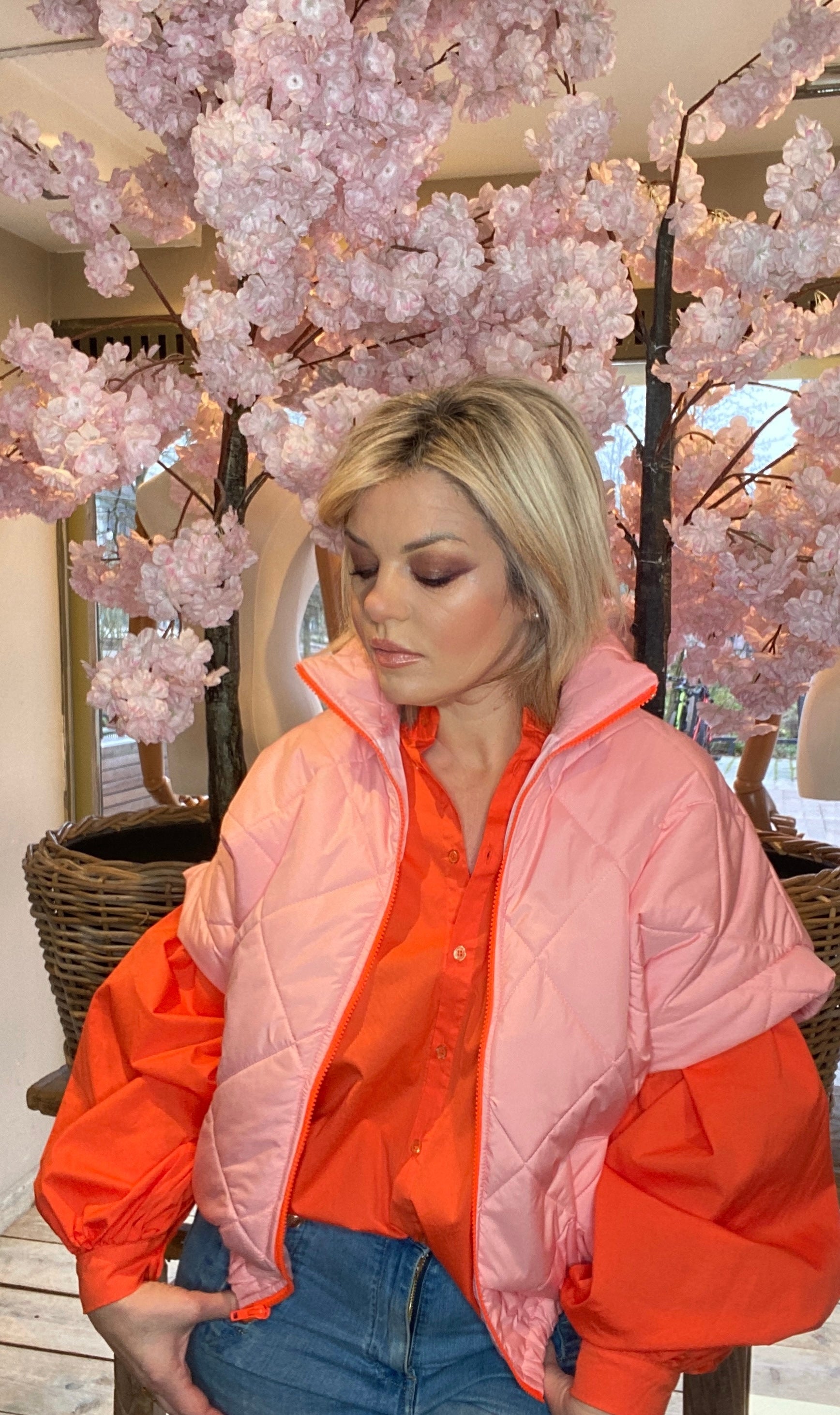 Bodywarmer ISABELLE/ zalmkleur met oranje rits