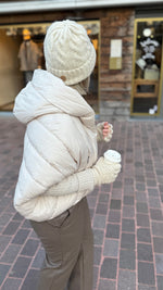 Afbeelding in Gallery-weergave laden, Jas/ crème /ROMY
