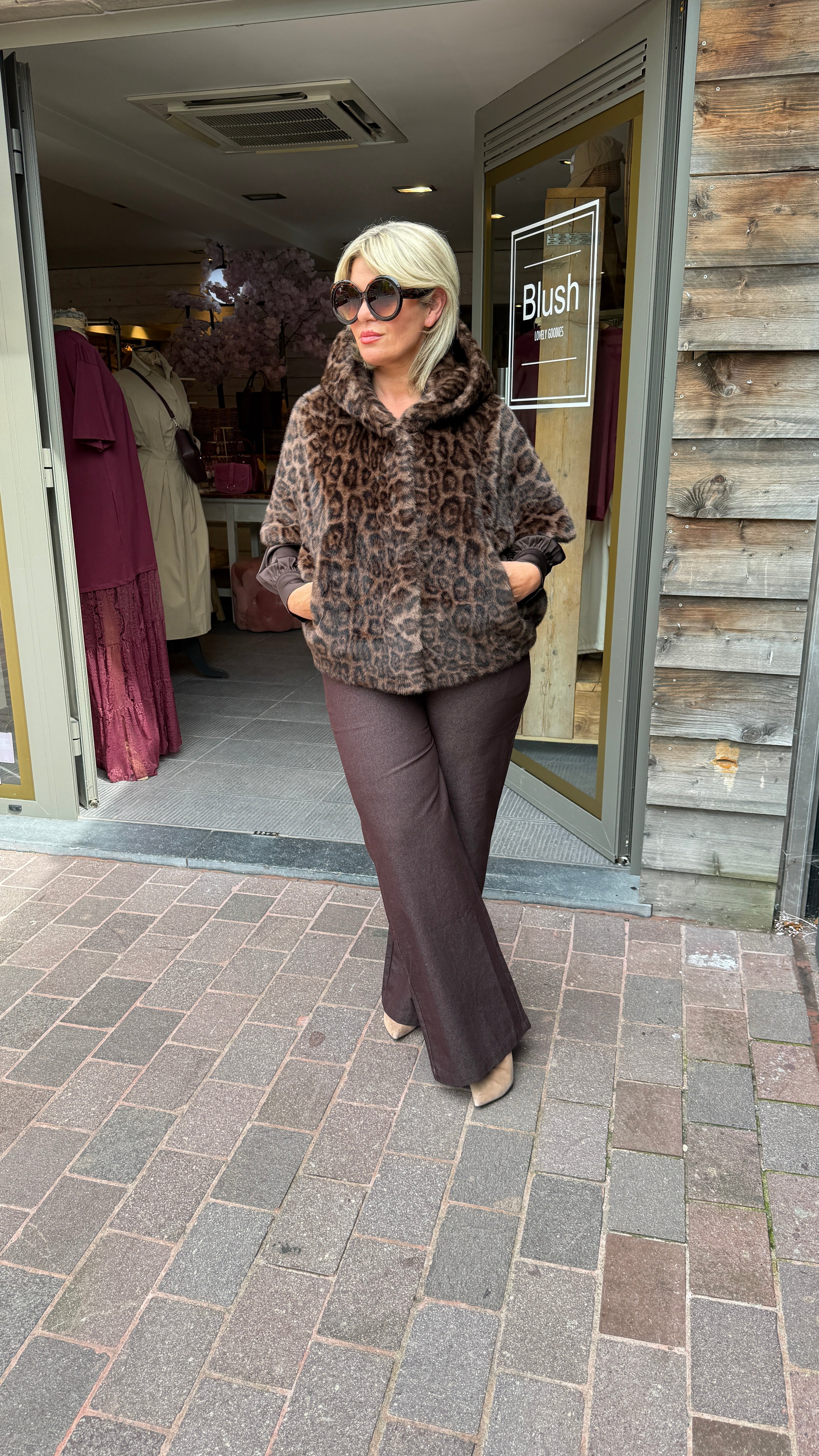 Fake fur vest/ leopard/MEI-LI