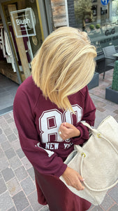 Sweater/ NEW YORK.
