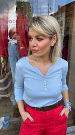 Afbeelding in Gallery-weergave laden, T-shirt Lange mouw/ knoop/ LIES
