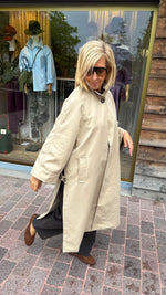 Afbeelding in Gallery-weergave laden, Trenchcoat/ beige/ JULIE

