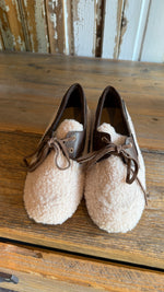 Afbeelding in Gallery-weergave laden, Boat shoe/creme/TEDDY🧸
