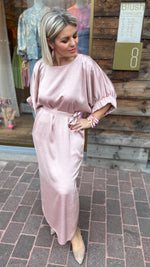 Afbeelding in Gallery-weergave laden, Satinlook jurk/ pastelroze/NORA
