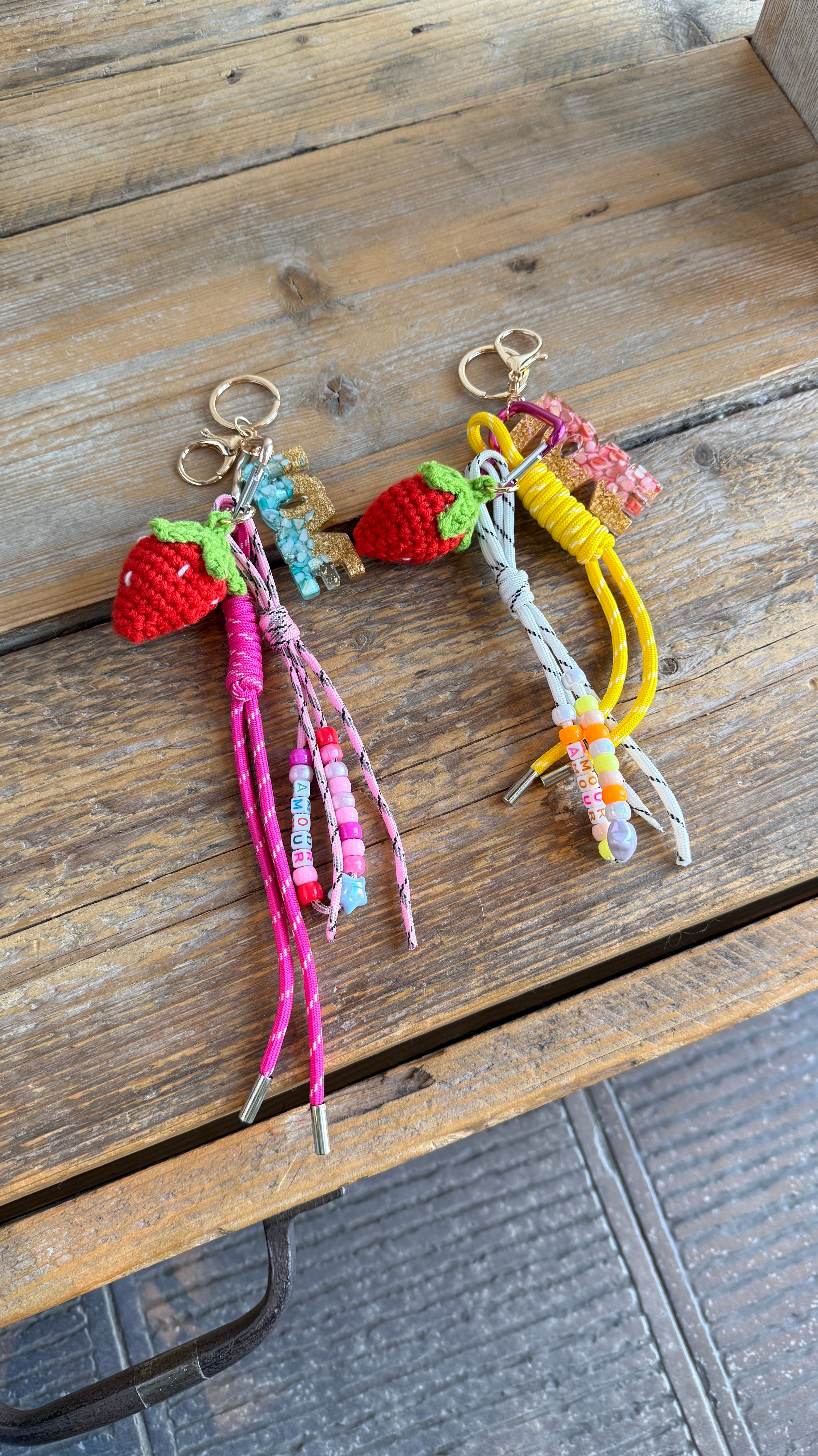 Bag charm/ aardbei crochet.