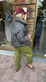 Afbeelding in Gallery-weergave laden, Doorstikte jas/ ruit/ MILA
