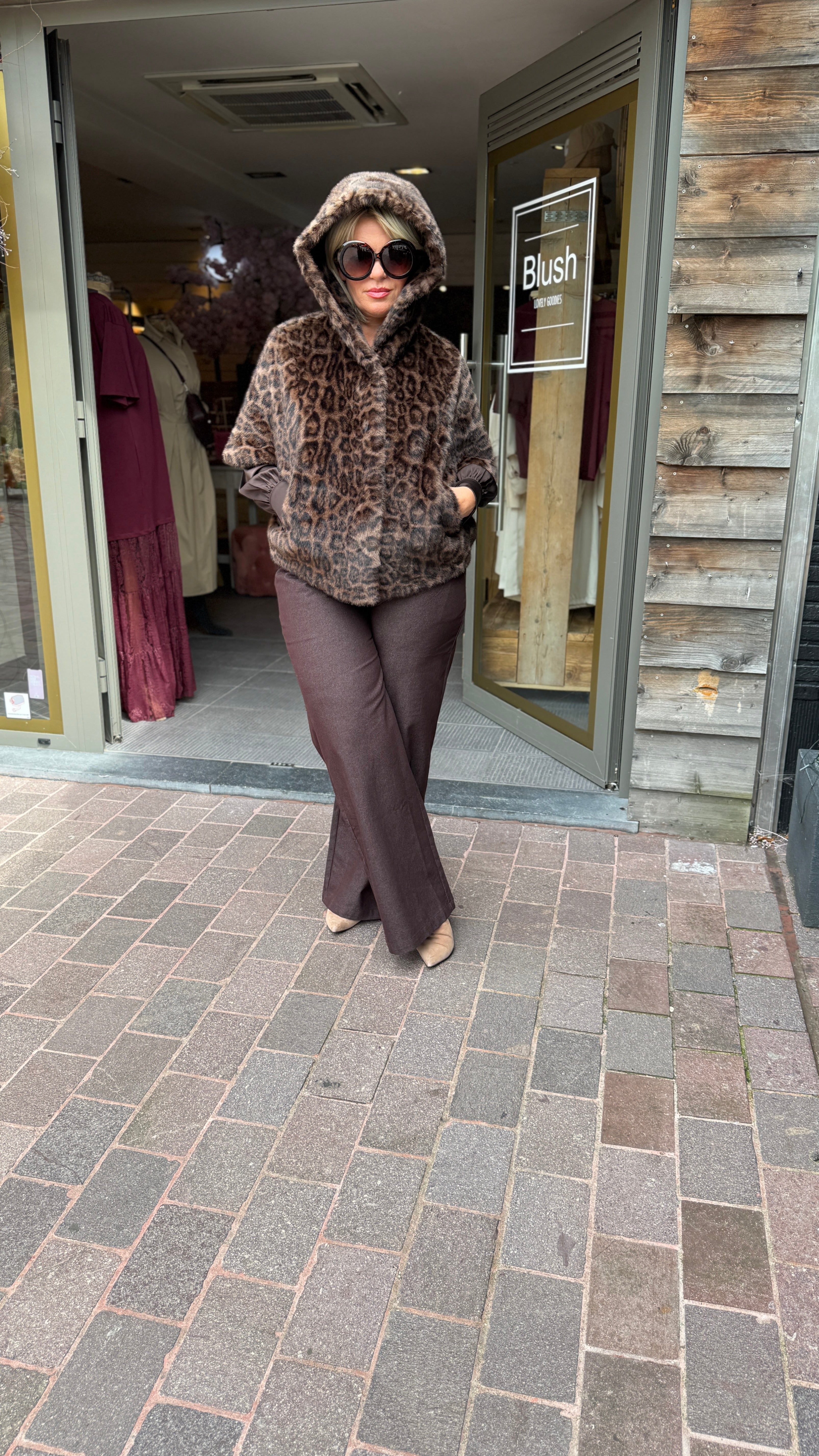 Fake fur vest/ leopard/MEI-LI