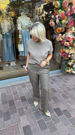 Afbeelding in Gallery-weergave laden, Trui/ taupe/MIMI
