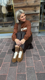 Afbeelding in Gallery-weergave laden, Trui JE T’AIME/ Camel.
