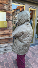 Afbeelding in Gallery-weergave laden, Bodywarmer/ kaki/ doorstikt/ LOU
