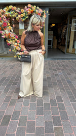 Afbeelding in Gallery-weergave laden, Top/ chocolade bruin/LAURI
