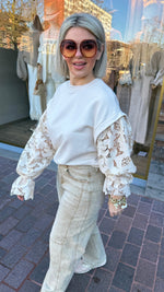 Afbeelding in Gallery-weergave laden, Trui broderie/ ROMÉE
