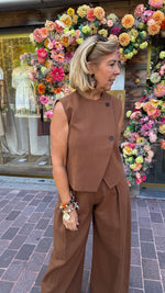 Afbeelding in Gallery-weergave laden, Gilet/camel/ NOOR
