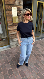 Afbeelding in Gallery-weergave laden, T-shirt/ NINA
