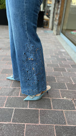 Afbeelding in Gallery-weergave laden, Jeans met broderie/ MURIËL
