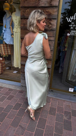 Afbeelding in Gallery-weergave laden, Satinlook jurk/ asymmetrisch/strik/ ALIZE
