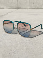 Afbeelding in Gallery-weergave laden, Blue Tint Lucy Square Sunglasses/ NEVER FULLY DRESSED
