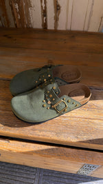 Afbeelding in Gallery-weergave laden, Insteker/ studs/ kaki/ MAUREEN
