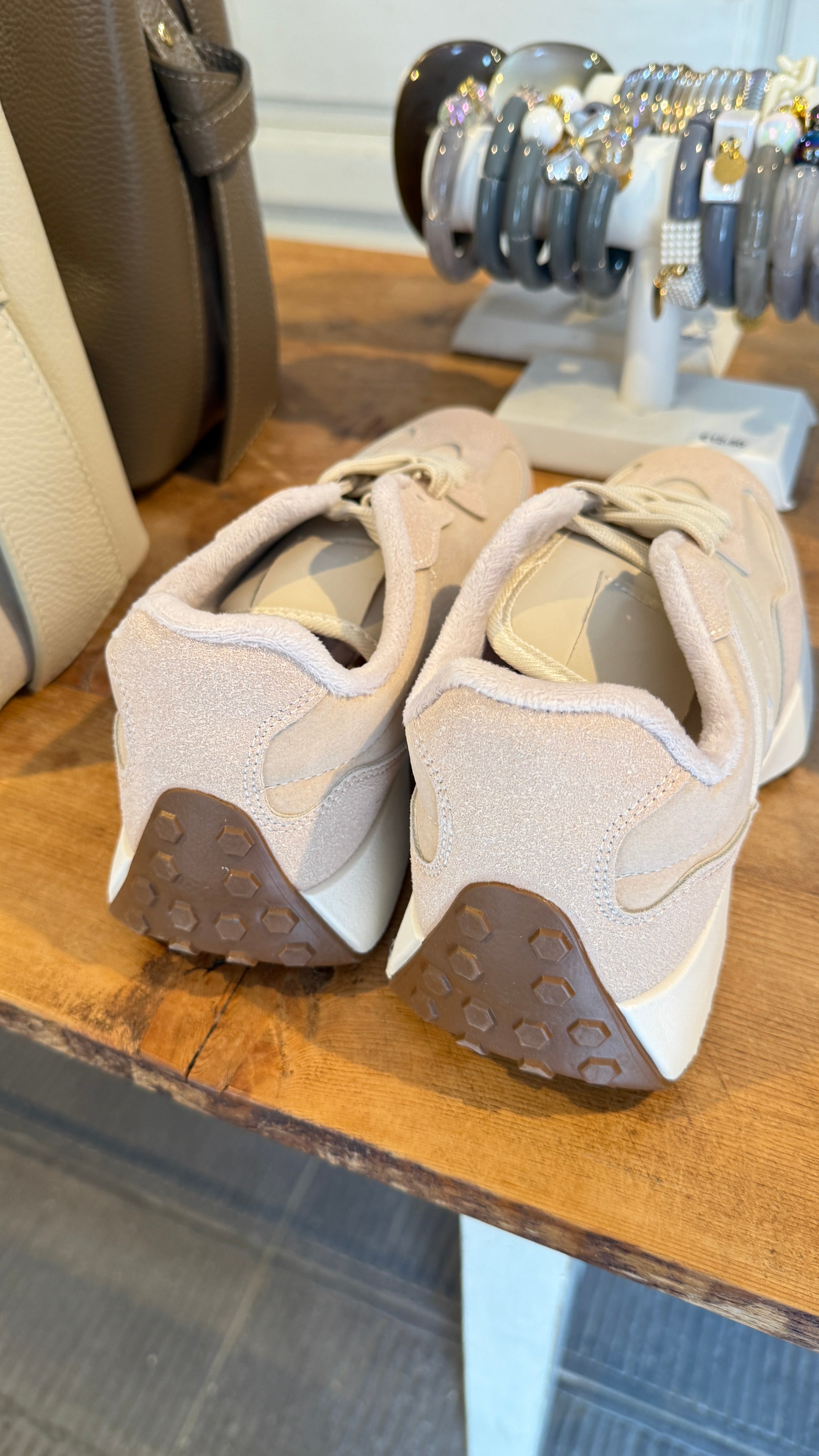 Sneaker/ beige