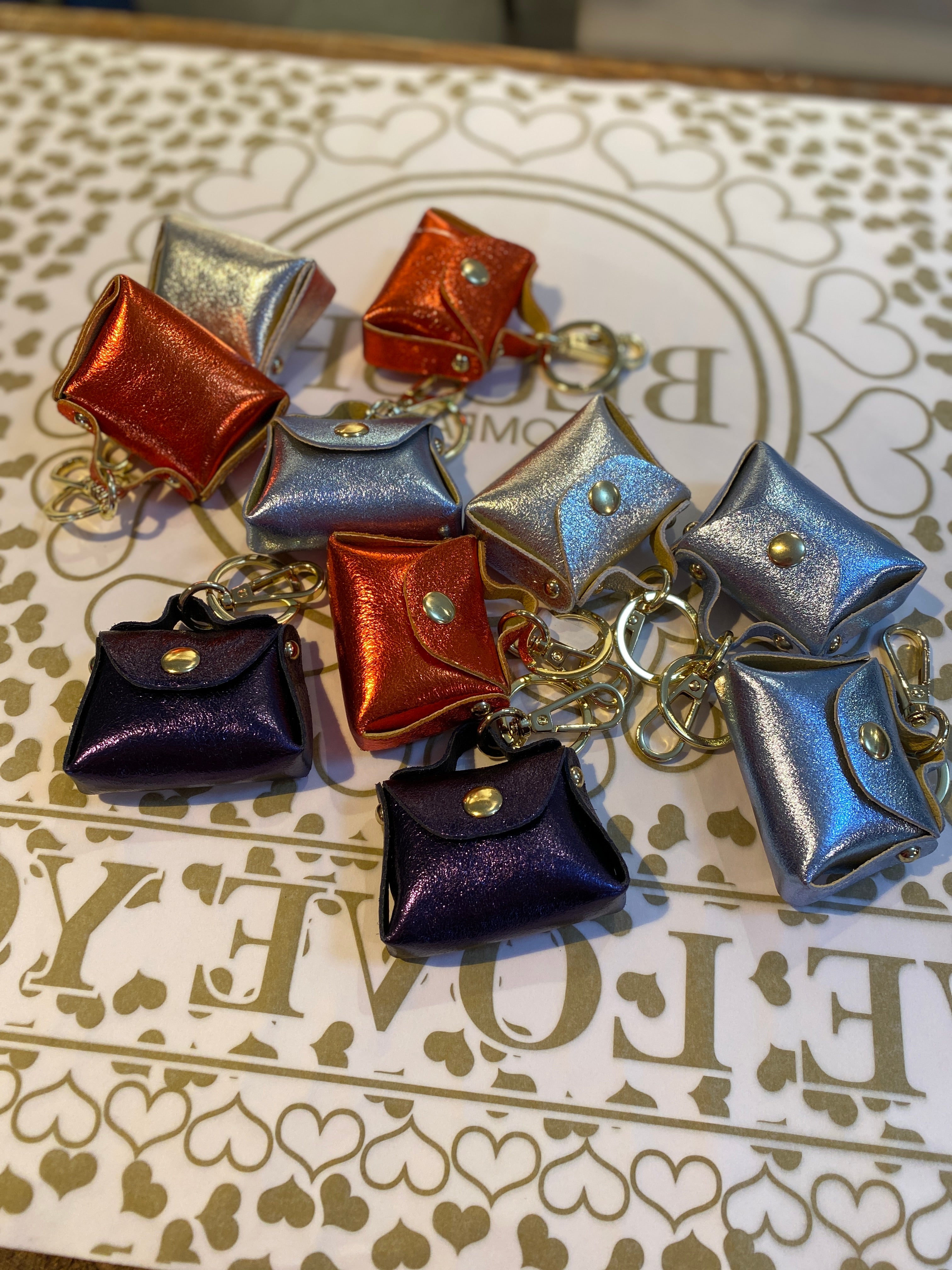 Bag charm/shopping bag