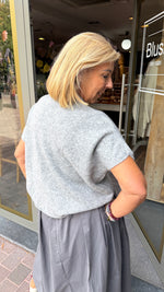 Afbeelding in Gallery-weergave laden, Trui/ grijs/ MIMI
