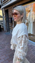 Afbeelding in Gallery-weergave laden, Trui broderie/ ROMÉE
