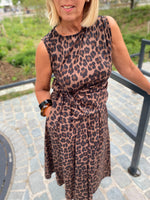 Afbeelding in Gallery-weergave laden, Leopard top met strik/ JONESY
