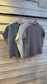 Afbeelding in Gallery-weergave laden, Trui/ crème/ MIMI
