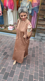 Afbeelding in Gallery-weergave laden, Satinlook jurk/ cognac/ NORA
