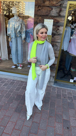 Afbeelding in Gallery-weergave laden, Sjaal LENA/ grijs fluogeel
