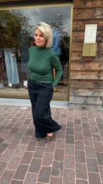 Afbeelding in Gallery-weergave laden, Truitje/ halfopstaande kraag/JULIE
