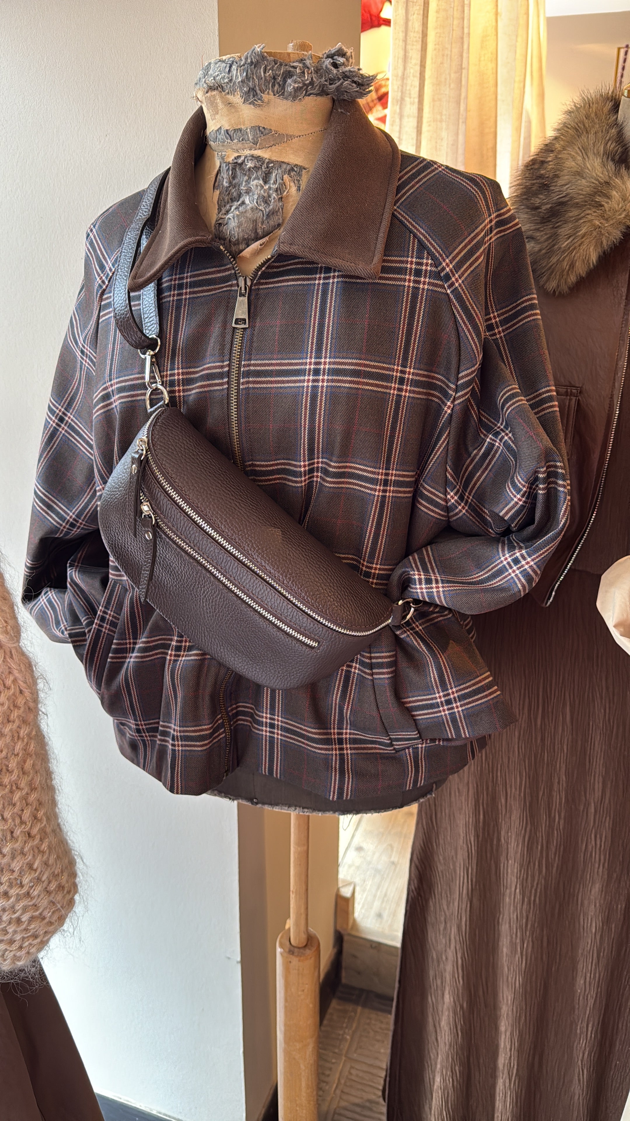 Crossbody/ LAURA