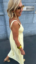 Afbeelding in Gallery-weergave laden, Jurk/ geel/ EMMY
