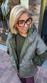 Afbeelding in Gallery-weergave laden, Bodywarmer/ kaki/ doorstikt/ LOU
