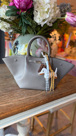 Afbeelding in Gallery-weergave laden, Bag charm/ TECKEL ODETTE
