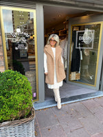 Afbeelding in Gallery-weergave laden, Camel gilet/ Teddy/FAYE
