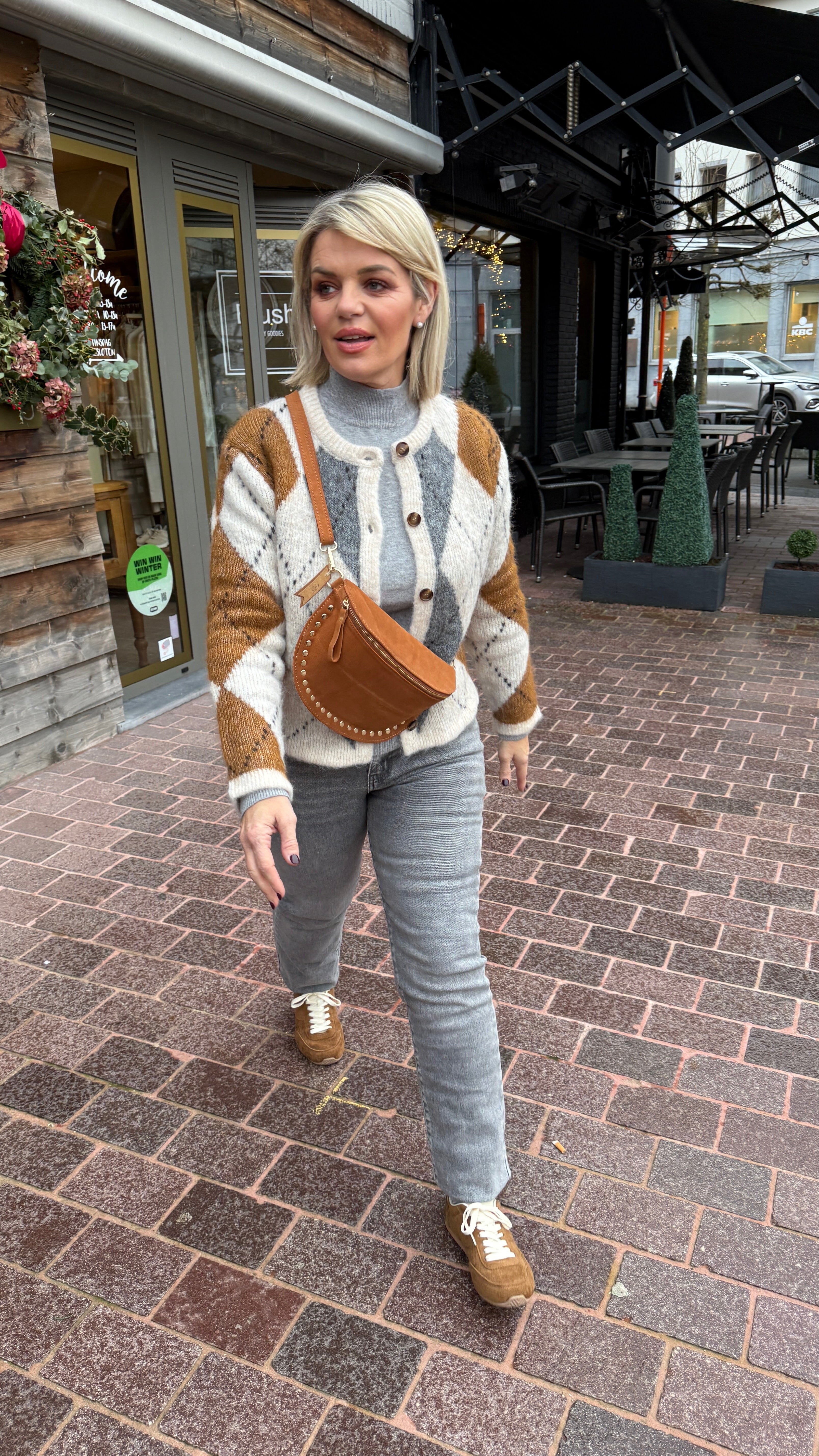 Cardigan/ Burlington ruit/ camel