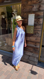 Afbeelding in Gallery-weergave laden, Satinlook jurk/ asymmetrisch/ JULIENNE
