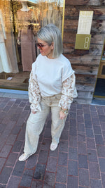 Afbeelding in Gallery-weergave laden, Trui broderie/ ROMÉE
