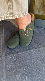 Afbeelding in Gallery-weergave laden, Insteker/ studs/ kaki/ MAUREEN
