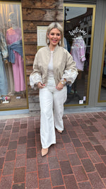 Afbeelding in Gallery-weergave laden, Bomber beige/kant/ANAĪS
