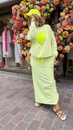 Afbeelding in Gallery-weergave laden, Sweater streep/ fluo geel/ hart
