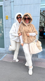Afbeelding in Gallery-weergave laden, Vest fake fur/ taupe/ MEI-LI
