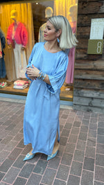 Afbeelding in Gallery-weergave laden, Satinlook jurk/ lichtblauw/ NORA
