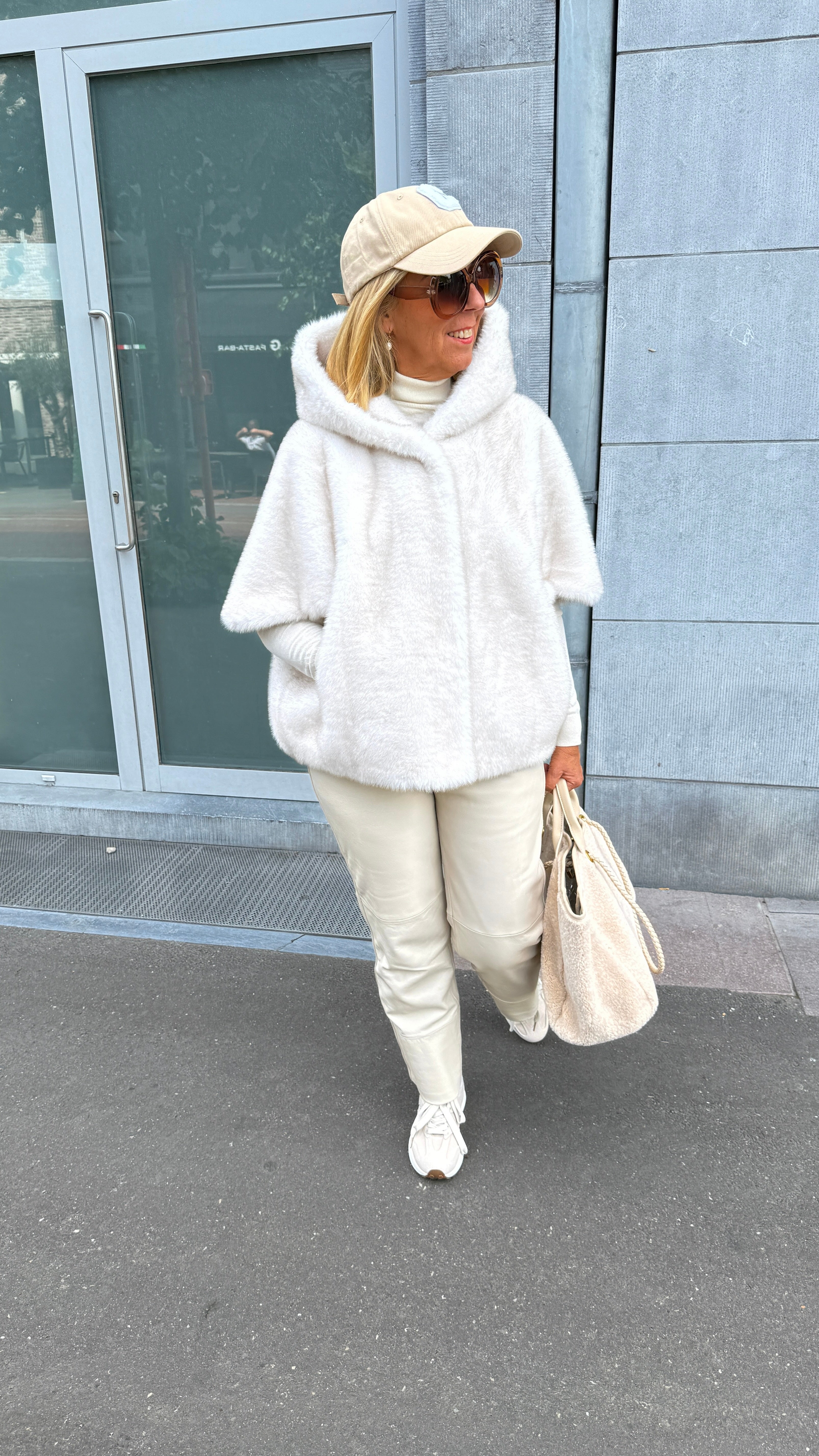 Vest/fake fur/ beige/MEI-Li