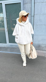 Afbeelding in Gallery-weergave laden, Vest/fake fur/ beige/MEI-Li

