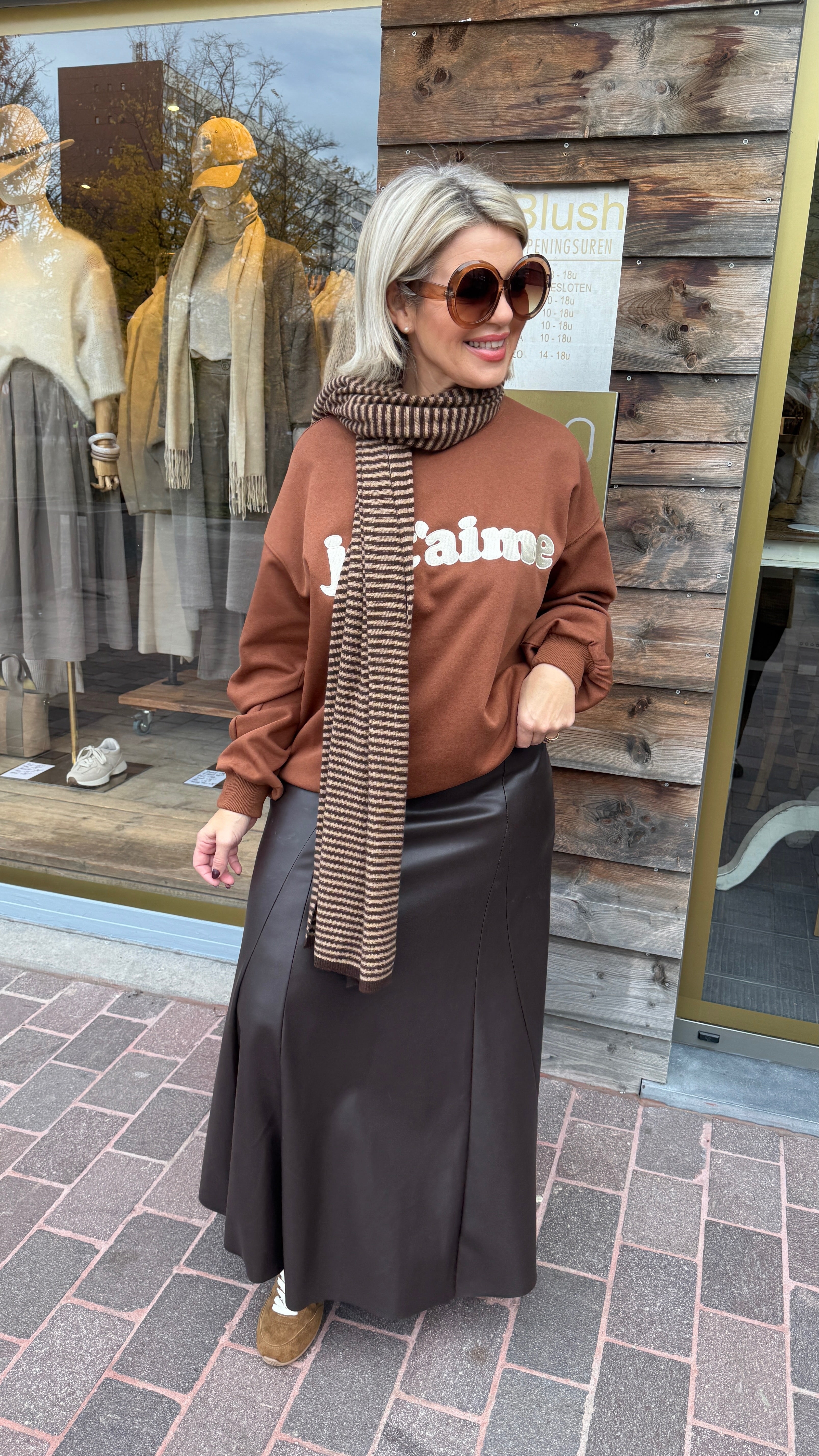 Trui JE T’AIME/ Camel.