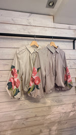 Afbeelding in Gallery-weergave laden, Hemd/ ballonmouw/ geborduurde bloem/LEA
