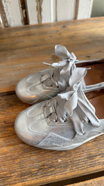 Afbeelding in Gallery-weergave laden, Half ballerina/ half sneaker/ ESTHÉE
